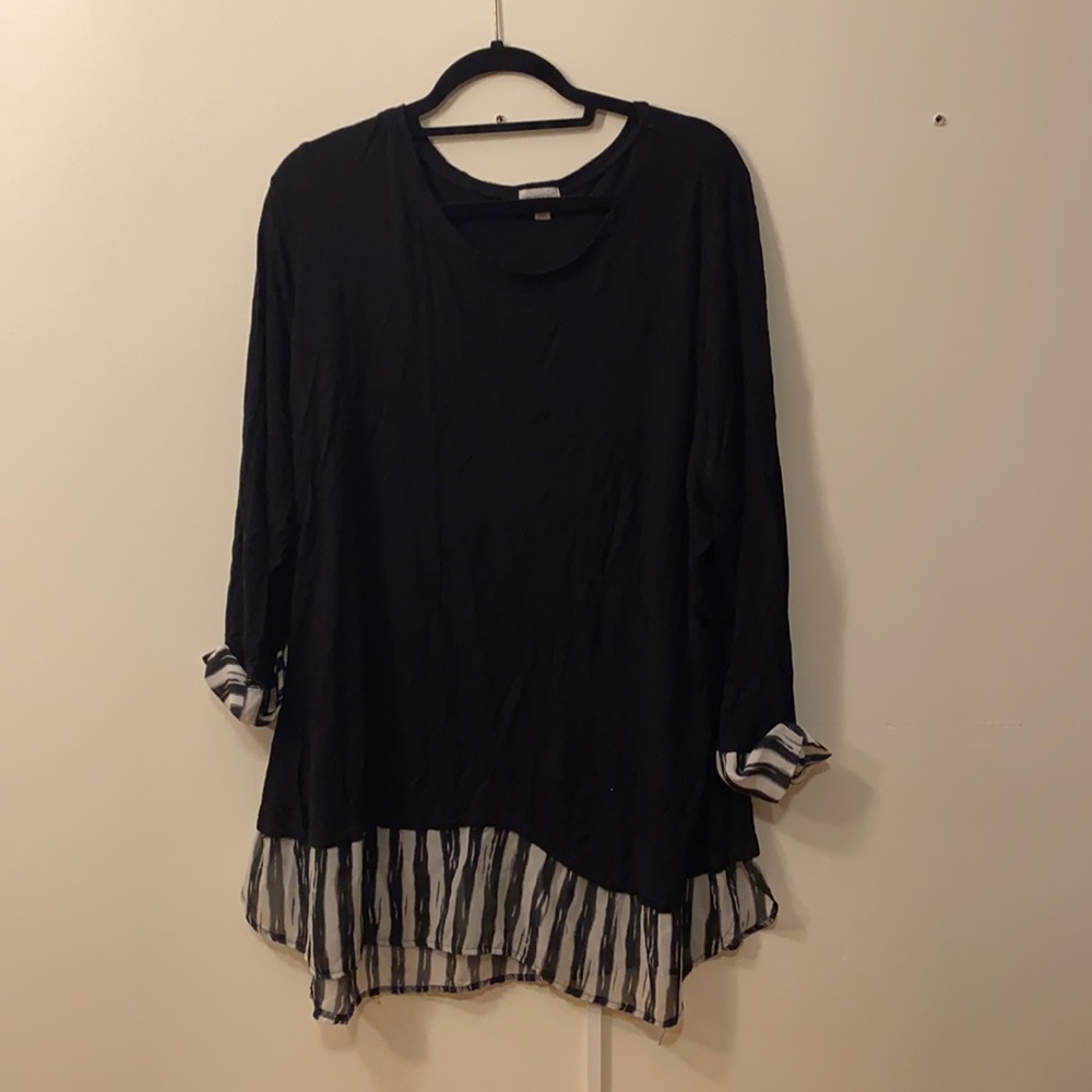 Black cuffed top